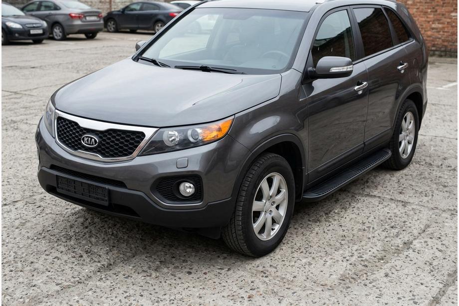 Kia Sorento II XM 2009–2014 Bočné prahy Tayga Black (2 ks, hliník) 2013-2016 Image