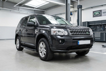 Land Rover Freelander II 2006–2014 Bočné prahy Tayga Black (2 ks, hliník) fotografia 1
