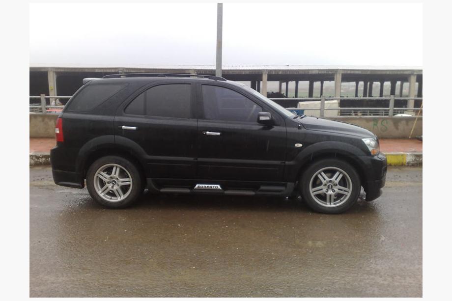 Kia Sorento I BL 2002–2009 Bočné prahy Meliset (2 ks, na lakovanie) Image