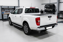 Nissan Navara/NP300 2016– Bočné prahy Tayga Grey (2 ks, hlin.) fotografia 1