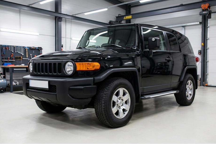 Toyota FJ Cruiser 2006–2022 Bočné nášľapy Line (2 ks, hliník) Image