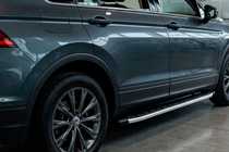 Volkswagen Tiguan 2016–2023 Bočné prahy Fullmond (2 ks, hliník) fotografia 1