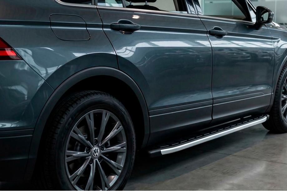 Volkswagen Tiguan 2016–2023 Bočné prahy Fullmond (2 ks, hliník) Image