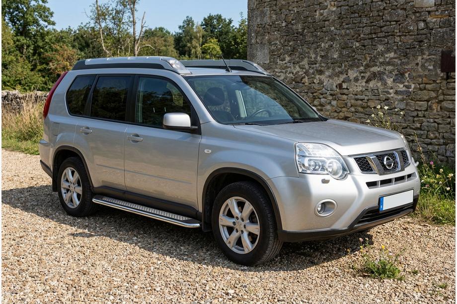 Nissan X-trail T31 2007–2014 Bočné nášľapy Maydos V2 (2 ks, hliník/nehrdzavejúca oceľ) Image