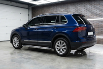 Volkswagen Tiguan 2016–2023 Bočné nášľapy Maydos V2 (2 ks, hliník/nehrdzavejúca oceľ) fotografia 1