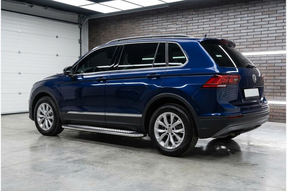 Volkswagen Tiguan 2016–2023 Bočné nášľapy Maydos V2 (2 ks, hliník/nehrdzavejúca oceľ) Image
