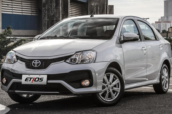 Recenzia lacného sedanu Toyota Etios