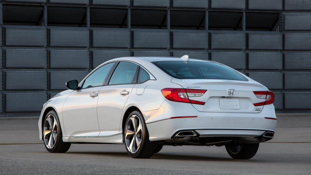 Recenzia sedanu Honda Accord desiatej generácie