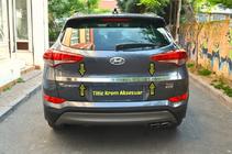Hyundai Tucson TL 2016–2021 Chrómová lišta nad ŠPZ (2015–2018, horná, široká, nerez) fotografia 2