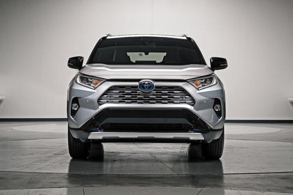 Crossover Toyota RAV4 modelového roka 2019