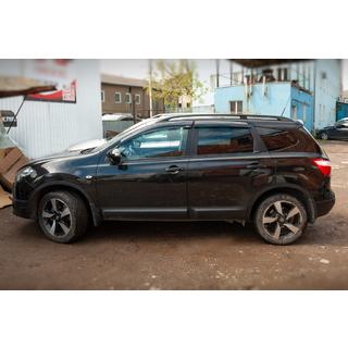 Okenné deflektory s chrómovou lištou (4 ks, Niken) Nissan Qashqai 2007–2010 fotografia 4