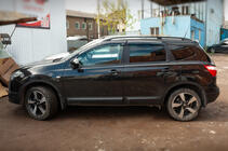 Nissan Qashqai 2010–2014 Okenné deflektory s chrómovou lištou (4 ks, Niken) fotografia 3