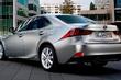 Modernizovaný sedan Lexus IS fotografia 6