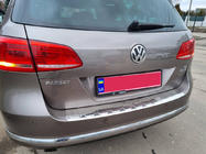 Volkswagen Passat B7 2012–2015 Nerezová lišta na zadný nárazník Carmos (SW) fotografia 4