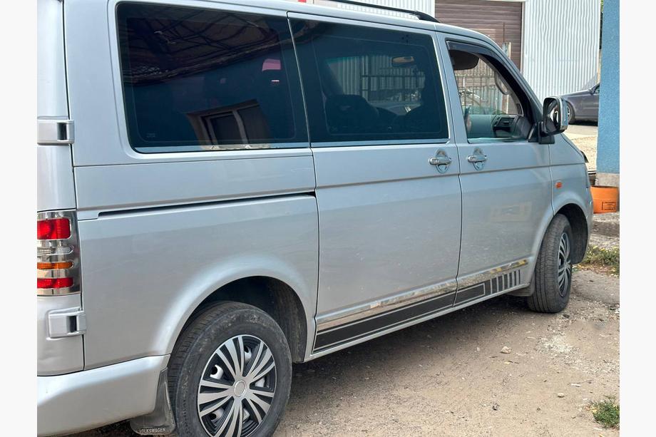 Volkswagen T5 Caravelle 2004–2010 Spodné okenné lišty (6 ks, nerez) Dlhý rázvor Fotografia 3