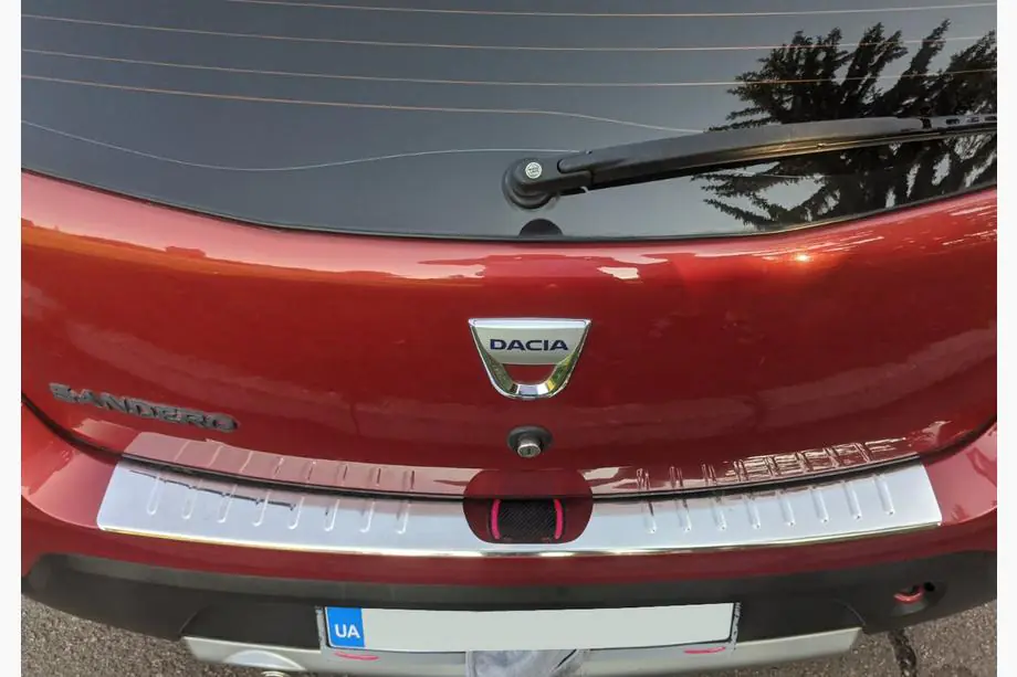 Renault Sandero 2007–2013 Nerezová lišta na zadný nárazník Carmos V1 Image