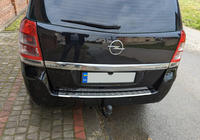 Opel Zafira B 2005–2011 Nerezová lišta na zadný nárazník Carmos V1 fotografia 1