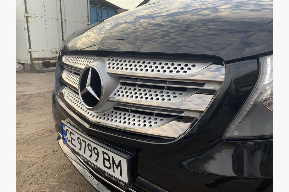 Mercedes Vito/V-trieda W447 2014– Lišty na masku 2014-2020 (5 ks, BlackChrome) Fotografia 2