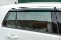 Volkswagen Golf 7/E-Golf 2012–2020 Okenné deflektory s chrómovou lištou HB (4 ks, Niken) fotografia 4