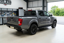 Nissan Navara/NP300 2016– Bočné nášľapy Bosphore Black (2 ks, hliník) fotografia 1