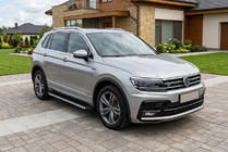 Volkswagen Tiguan 2016–2023 Bočné prahy Maya V1 (2 ks, hliník) fotografia 1