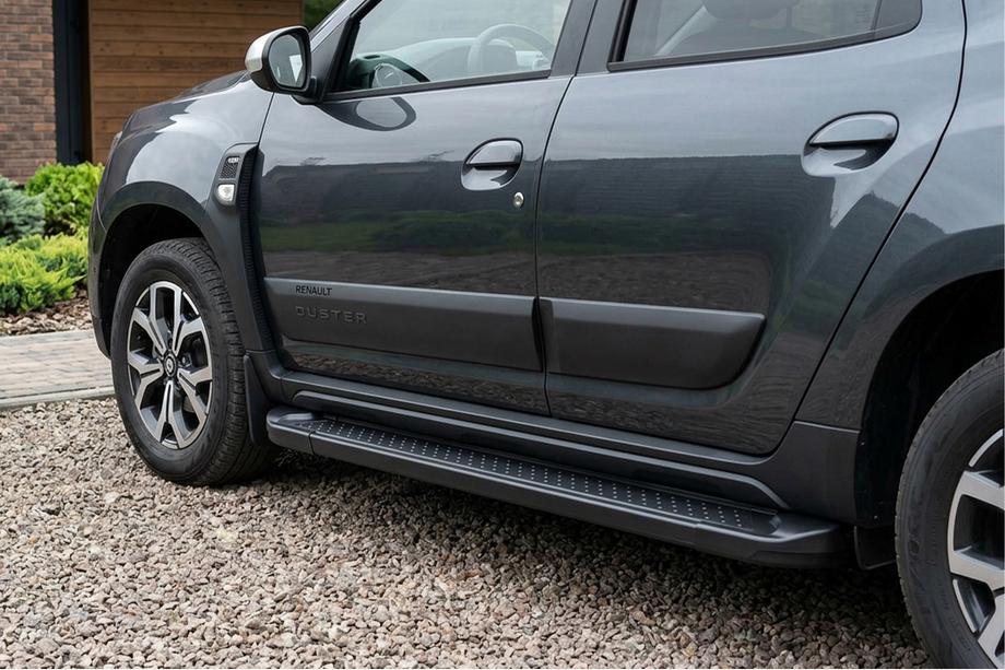 Dacia Duster 2018–2024 Bočné nášľapy Allmond Black (2 ks, hliník) Image
