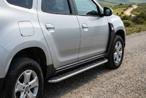 Dacia Duster 2018–2024 Bočné nášľapy Maydos V1 (2 ks, hliník) fotografia 1