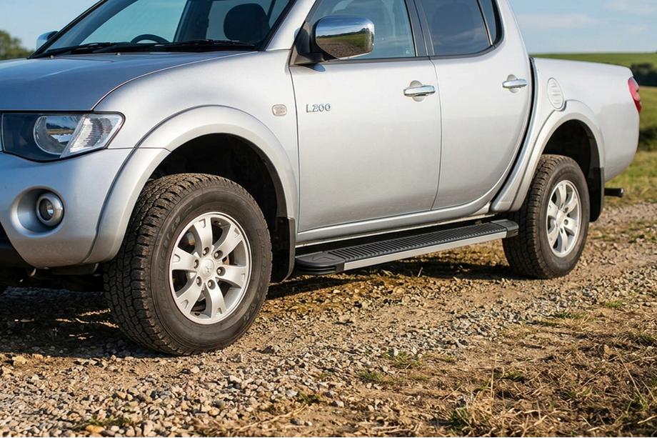 Fiat Fullback 2016– Bočné prahy Maya V1 (2 ks, hliník) Image