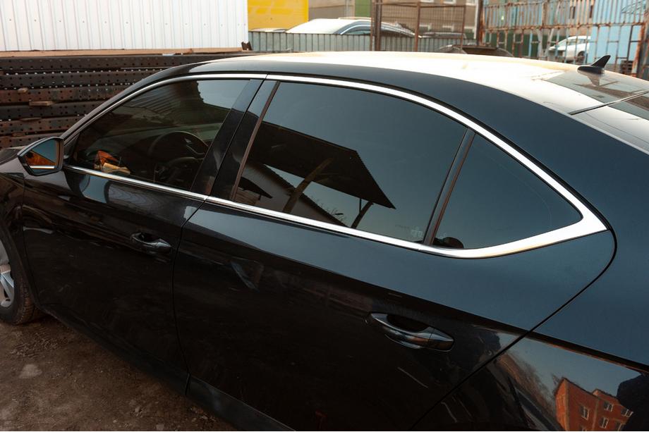 Skoda Superb 2015–2024 Kompletné nerezové lišty okolo okien Image