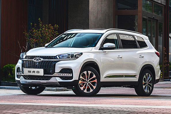 Sedemmiestny crossover Chery Tiggo 8