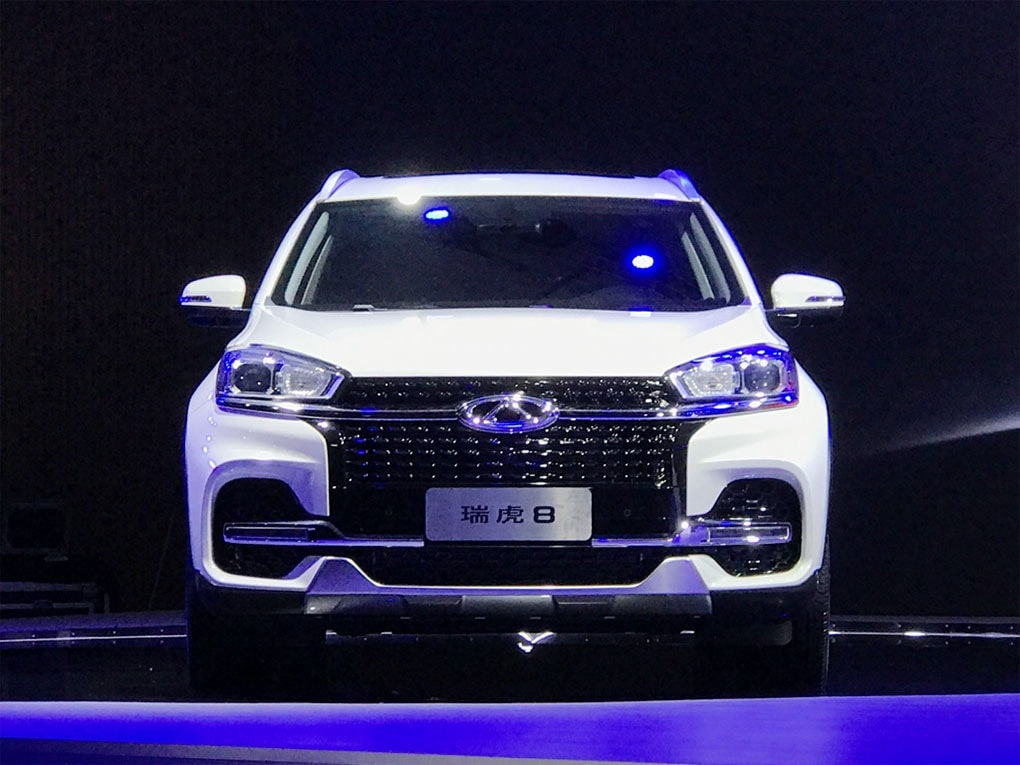 Sedemmiestny crossover Chery Tiggo 8