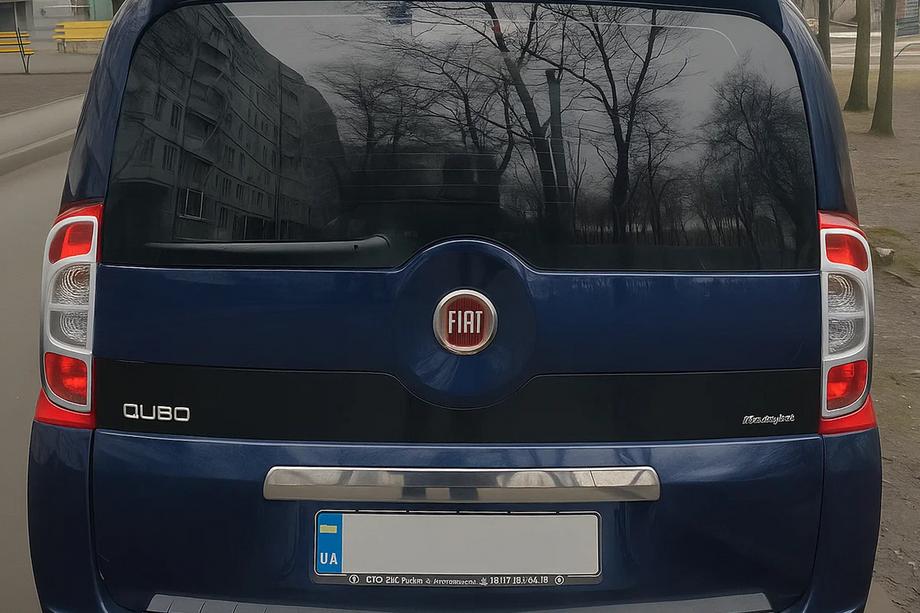 Citroen Nemo 2007–2017 Rovné chrómové kryty zadných svetiel (2 ks, nerez) Image