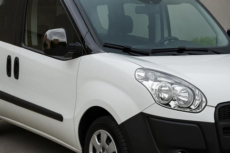 Fiat Doblo II 2010–2022 Kryty spätných zrkadiel čierny chróm (2 ks, plast) Image