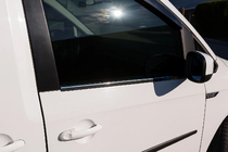 Volkswagen Caddy 2015–2020 Ozdobná lišta okien čierny chróm (2 ks, nerez) fotografia 1