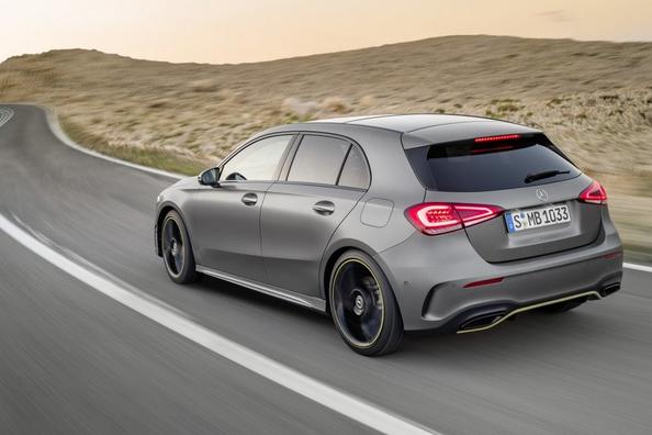 Prehľad hatchbacku Mercedes-Benz A-class štvrtej generácie Fotografia 3