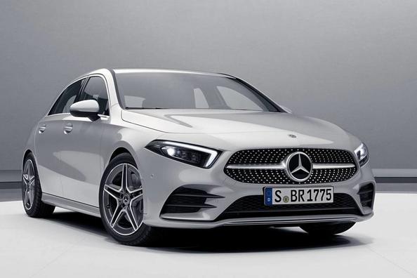 Prehľad hatchbacku Mercedes-Benz A-class štvrtej generácie Fotografia 1