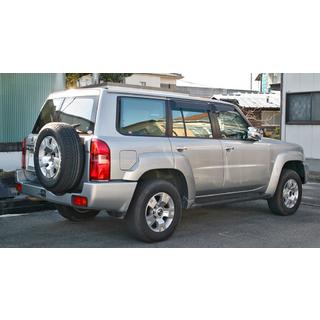 Safari bodykit sada Nissan Patrol Y61 1997–2011 fotografia 2
