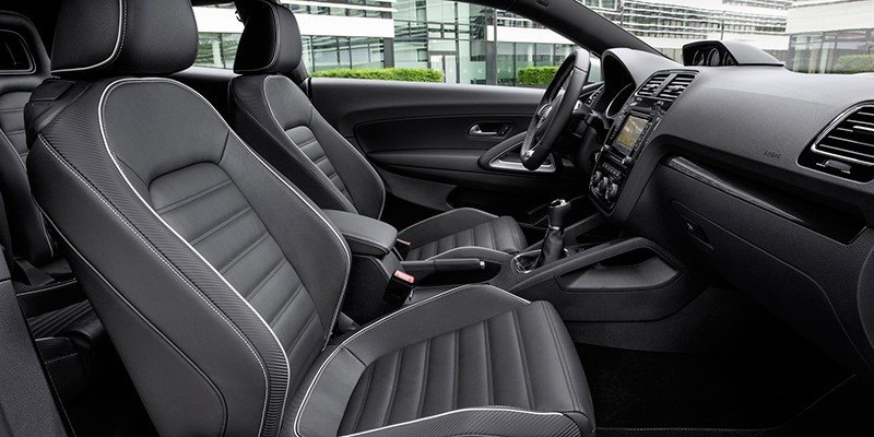 Recenzia trojdverového hatchbacku Volkswagen Scirocco