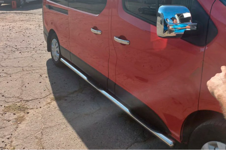 Renault Trafic 2015– Bočné trubky (2 ks, nerez) 60 mm, dlhý rázvor Fotografia 4