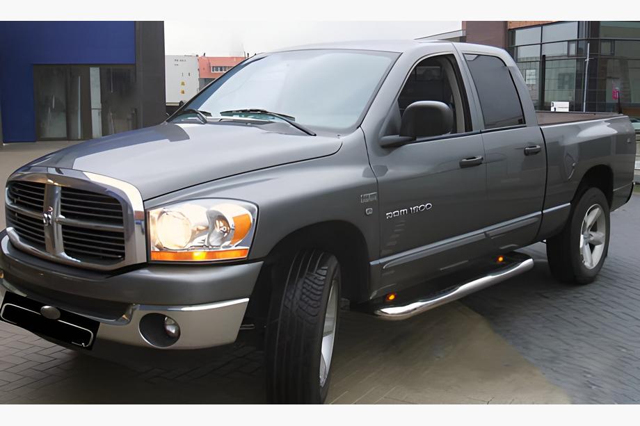 Dodge RAM (DT) 2018– Bočné rohové nerezové rúrky (2 ks) Image