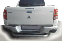 Mitsubishi L200 2015–2024 Zadný ochranný rám AK007 (nerez) fotografia 1