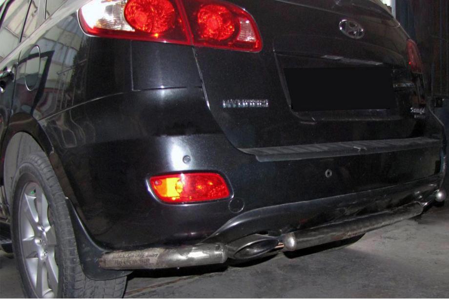 Hyundai Santa Fe 2 2006–2012 Zadné rohové diely k centrálnej tyči AK0073 (2 ks, nerez) Fotografia 1