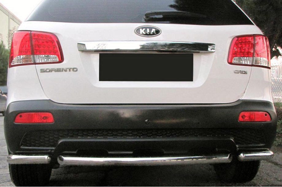 Kia Sorento II XM 2009–2014 Zadné rohové oblúky so stredovým dielom AK007-3 (2 ks, nerez) Image