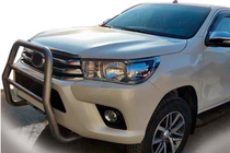 Toyota Hilux 2015– Predný ochranný rám QT007 (nerez) fotografia 1