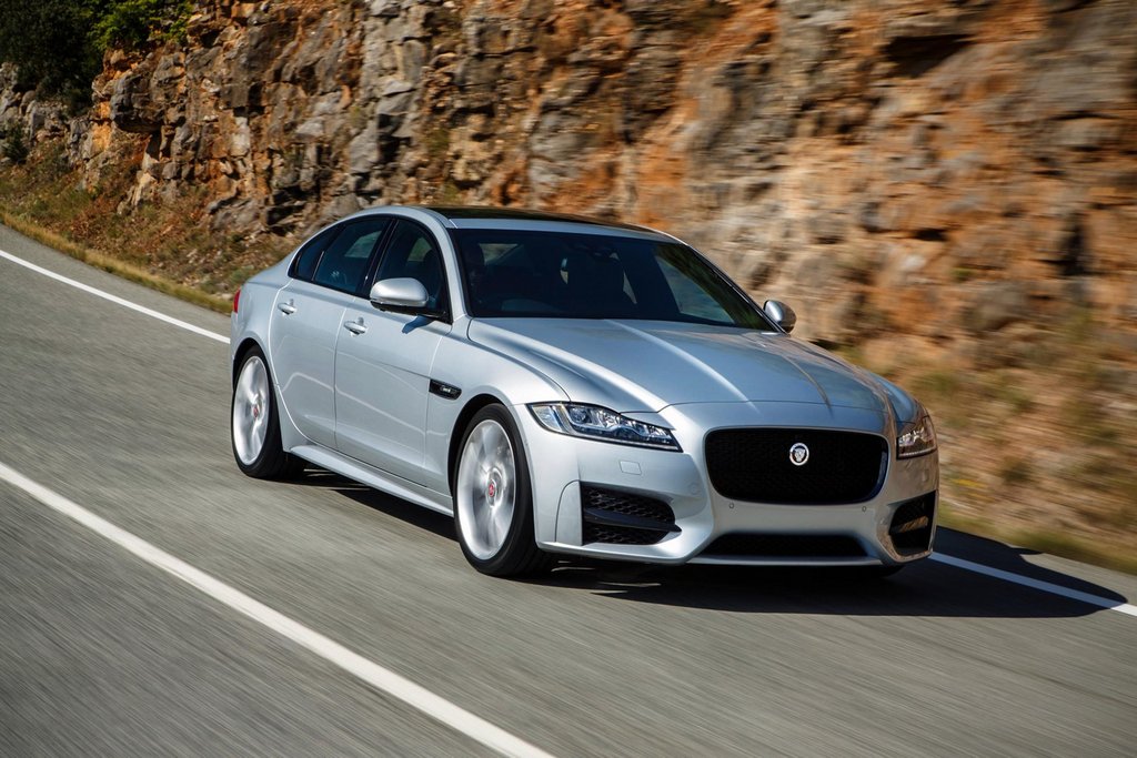 Recenzia sedanu Jaguar XF druhej generácie