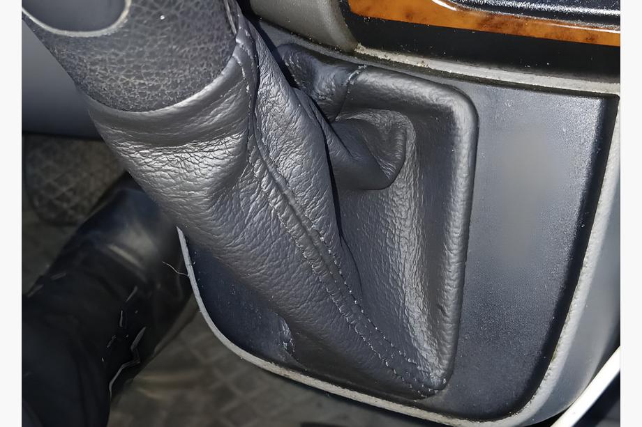 Volkswagen Crafter 2006–2016 Kožená manžeta radiacej páky Automat Image
