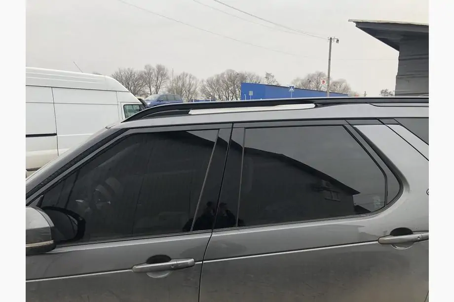 Land Rover Discovery V 2017– OEM strešné lyžiny (2 ks) Image