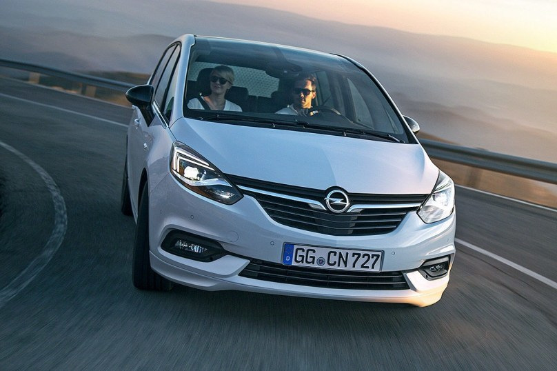 Modernizovaný kompaktný van Opel Zafira