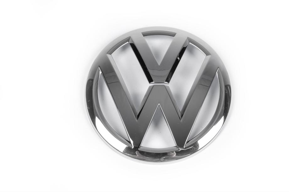 Volkswagen Tiguan 2016–2023 Zadný emblém (horná časť, originál) Fotografia 2