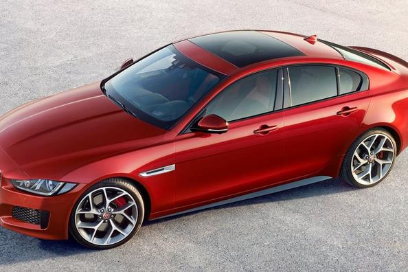 Recenzia sedanu Jaguar XE